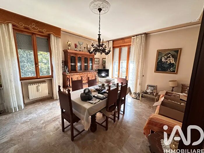 Appartamento trilocale in vendita in Viale Italia, Mirandola