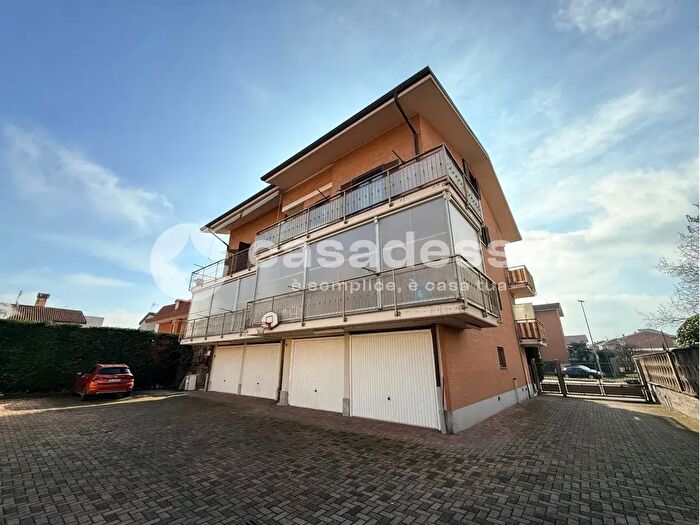 Appartamento con 5 locali in vendita in Viale Italia, Leini