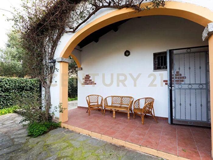 Casa in vendita in Via Madrid, San Teodoro