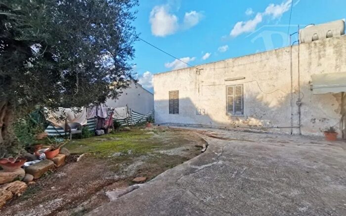 Appartamento trilocale in vendita in Via Favara Marsala, Mazara Del Vallo