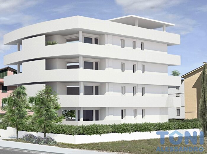 Appartamento con 5 locali in affitto in Empoli