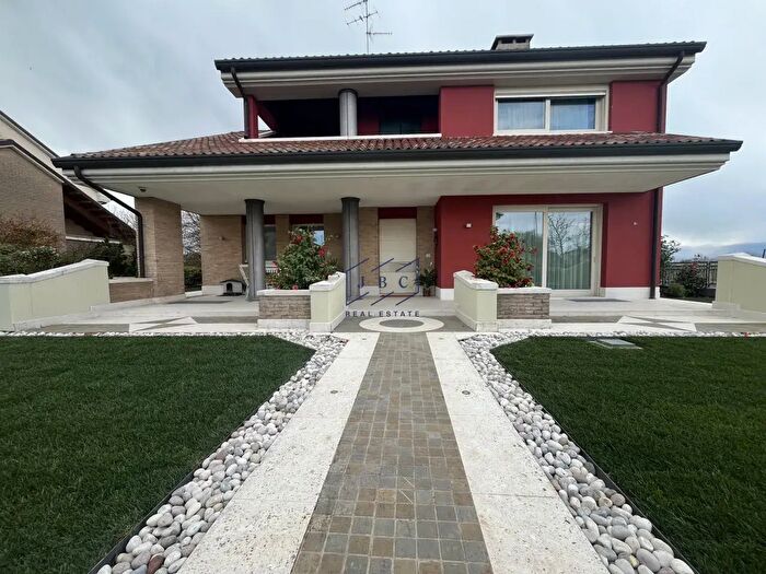 Casa con 5 locali in vendita in Via Borgo Tonini, Vazzola