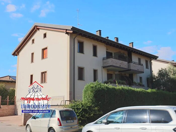 Appartamento trilocale in vendita in Via Fabbri, Cento