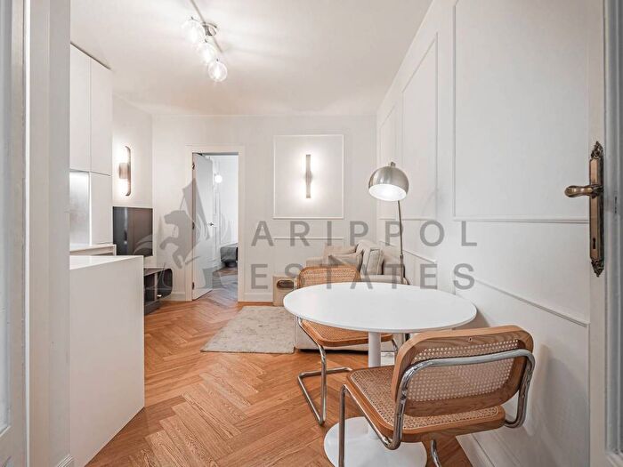 Appartamento bilocale in affitto in Via Solferino, Moscova, Milano
