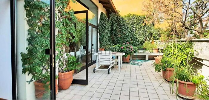 Casa con 13 locali in vendita in Piacenza