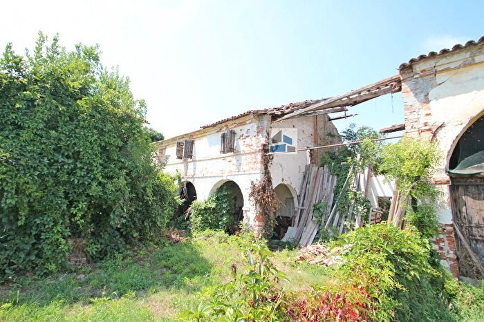 Casa con 8 locali in vendita in Via dei Boschi, Noale