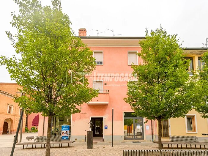 Appartamento trilocale in vendita in Piazza Fanti, Castel Bolognese