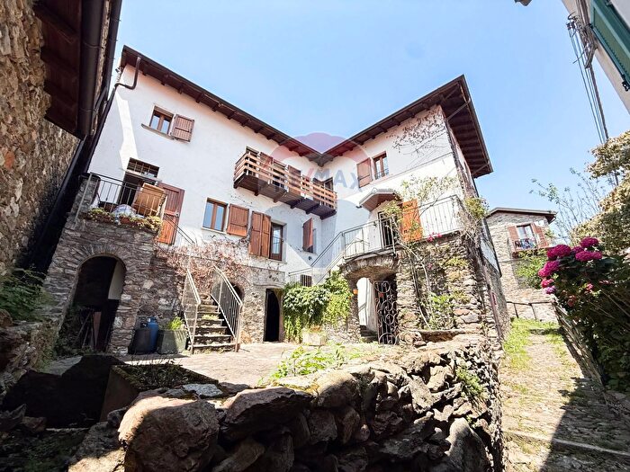 Casa con 5 locali in vendita in Via Treccione di Mezzo, San Siro