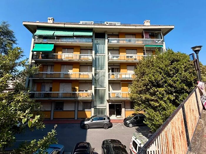 Appartamento trilocale in vendita in Via San Felice, Genova