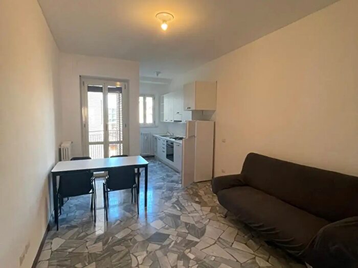 Appartamento trilocale in affitto in Via Edoardo Bassini, Milano