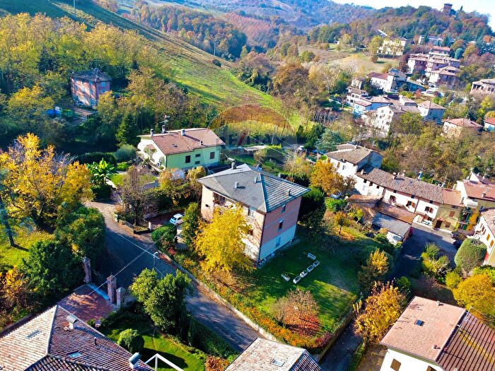 Appartamento con 5 locali in vendita in Via Scuole Vecchie, Casalgrande