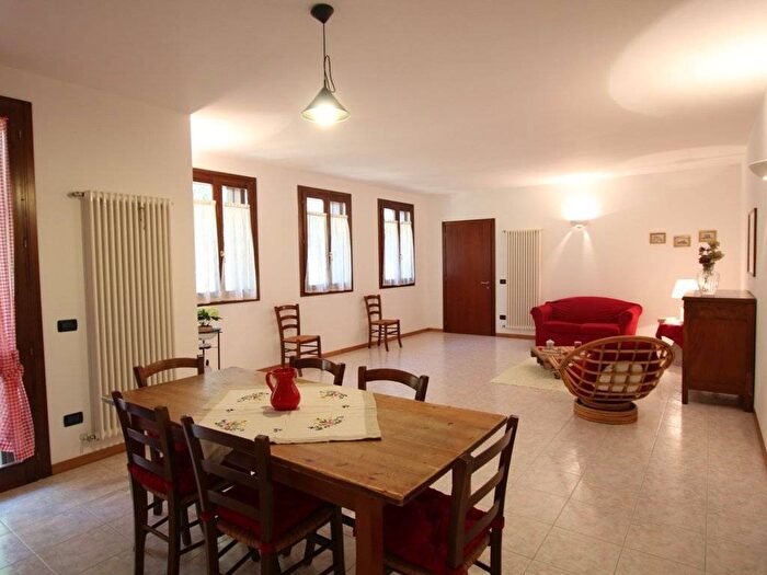 Appartamento quadrilocale in affitto in Via San Rocco, Arcugnano