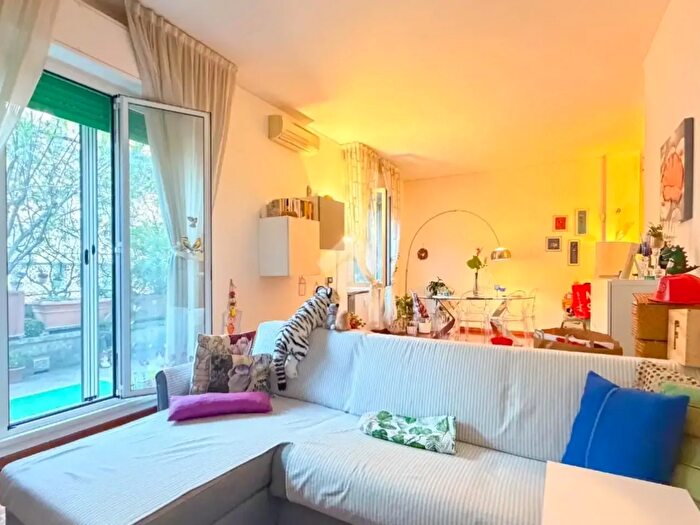 Appartamento trilocale in vendita in Via Friuli, Milano