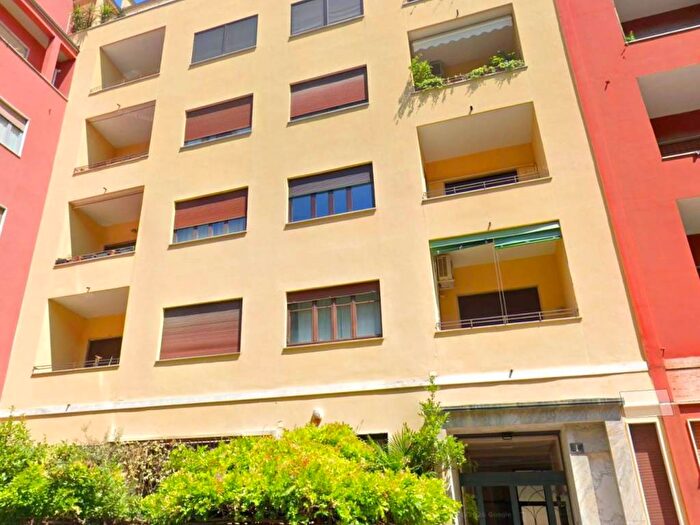 Appartamento bilocale in affitto in Via Seneca, Porta Romana Medaglie d'Oro, Milano