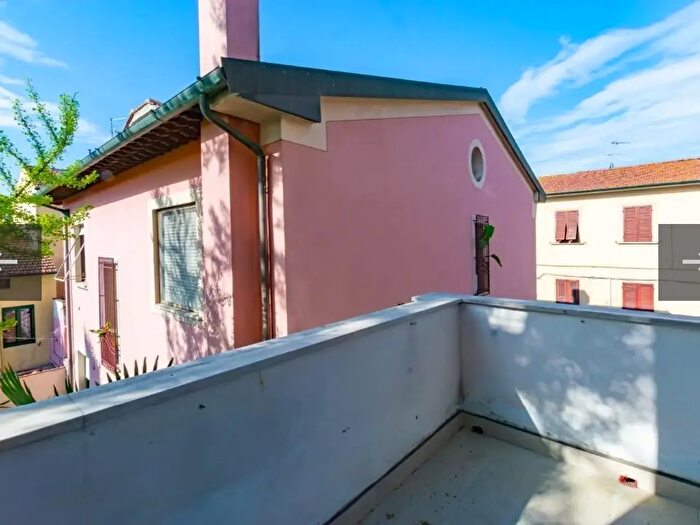 Appartamento con 5 locali in affitto in Pontedera