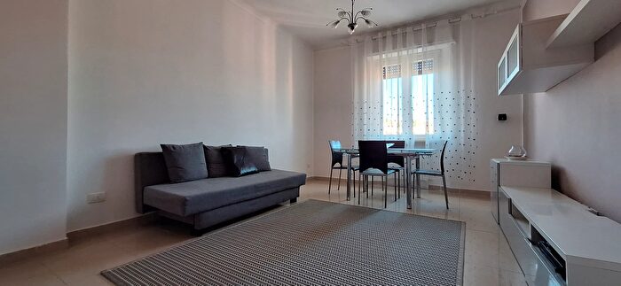 Appartamento trilocale in vendita in Via Capodistria, Ancona