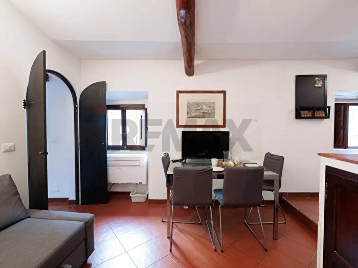 Appartamento bilocale in vendita in Vicolo Savelli, Roma