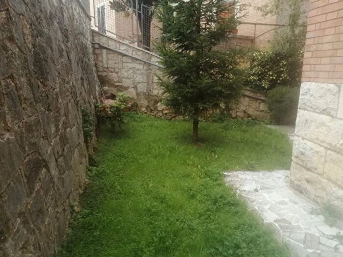 Appartamento quadrilocale in vendita in Siena