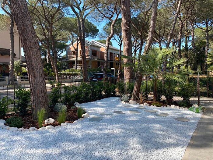 Appartamento trilocale in affitto in Viale Giacomo Leopardi, Milano Marittima, Cervia