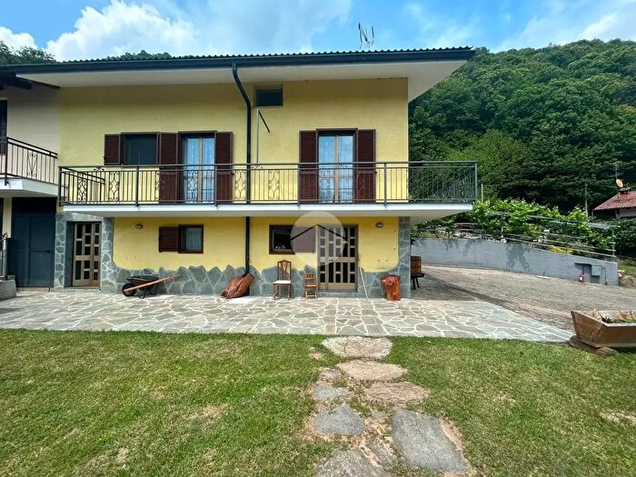 Casa quadrilocale in vendita in Borgata Prua, Pont Canavese