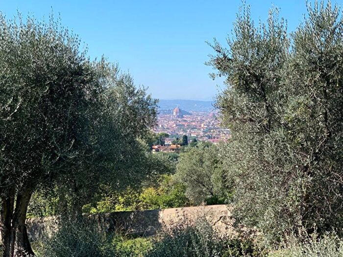 Casa con 6 locali in affitto in Settignano, Firenze