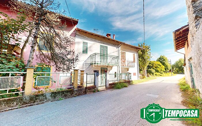 Casa quadrilocale in vendita in Borgata Gallaretta, Castelletto DOrba