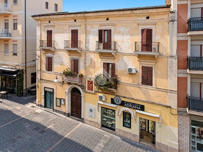 Appartamento quadrilocale in vendita in Corso Vittorio Emanuele, Ortona