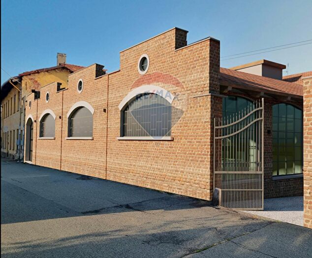 Casa con 5 locali in vendita in Fratelli Cairoli, Biella