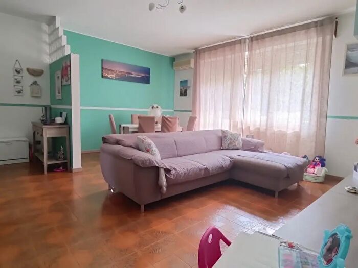 Appartamento trilocale in vendita in Via Antonio Parma, Piacenza