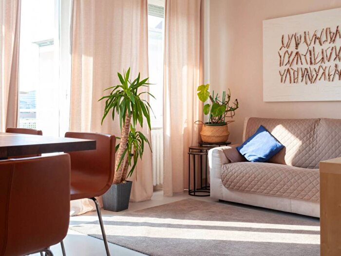 Appartamento bilocale in affitto in Via Alcuino, Sempione, Milano