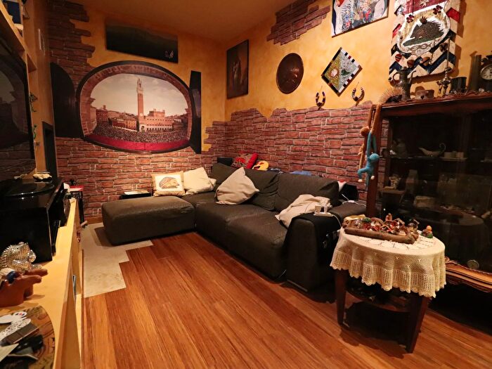 Appartamento con 5 locali in vendita in Siena in Centro Terzo di Camollia Istrice, Siena