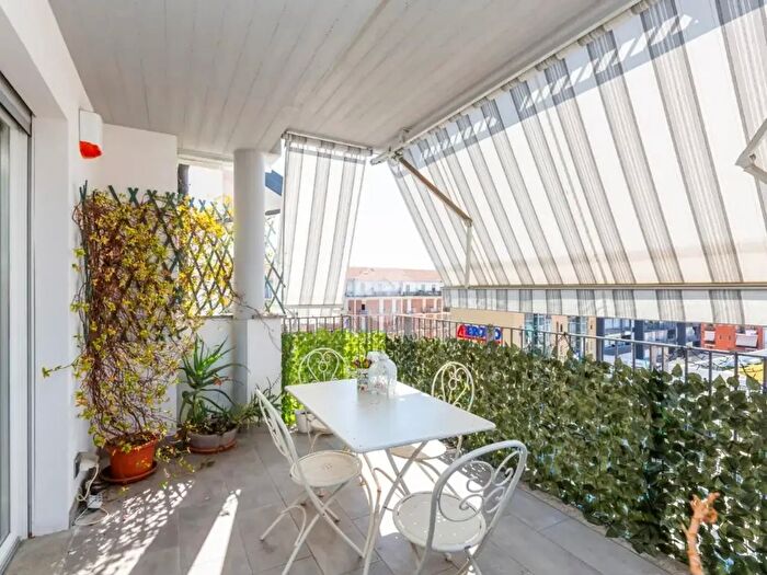 Appartamento trilocale in vendita in Via Valentino Carrera, Torino