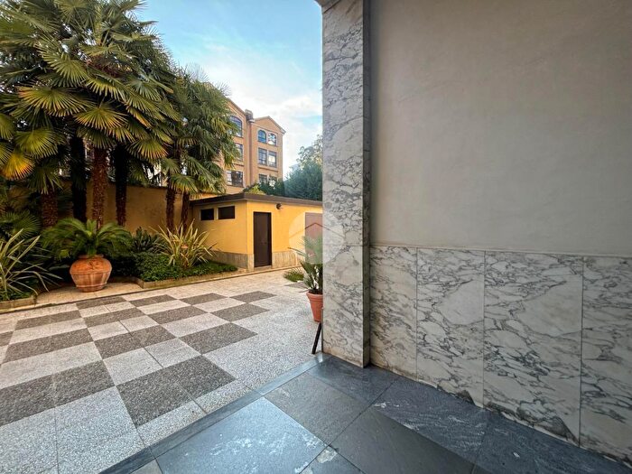 Appartamento trilocale in affitto in Via Mario Giuriati, Milano