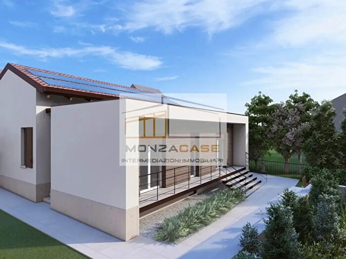 Casa quadrilocale in vendita in Via Biffi Levati, Monza