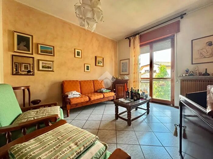 Casa trilocale in vendita in Centro Via Ada Negri, Vailate