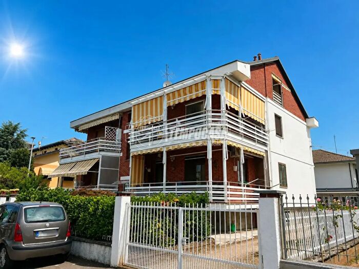 Appartamento con 5 locali in vendita in Via Alessandro Manzoni, Orbassano
