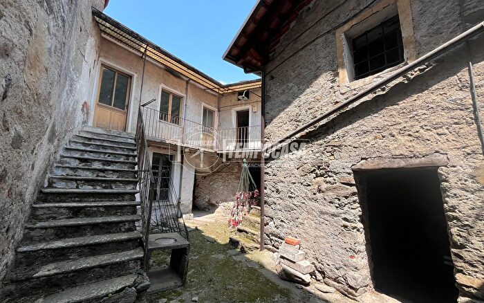 Casa trilocale in vendita in Via Panier, Pont Canavese