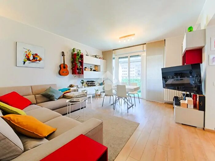 Appartamento trilocale in vendita in Via Sesto San Giovanni, Milano