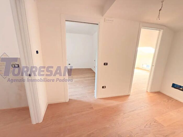 Appartamento quadrilocale in vendita in Via Savonarola, Padova