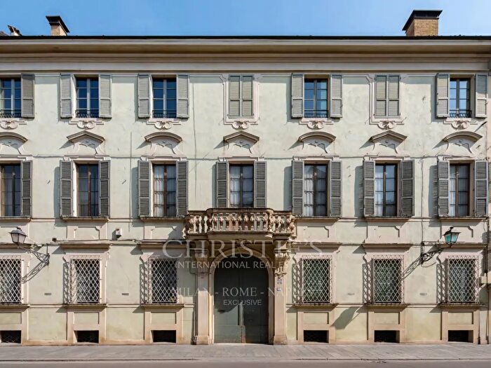 Appartamento con 12 locali in vendita in Via Lodovico Ariosto, Reggio Emilia