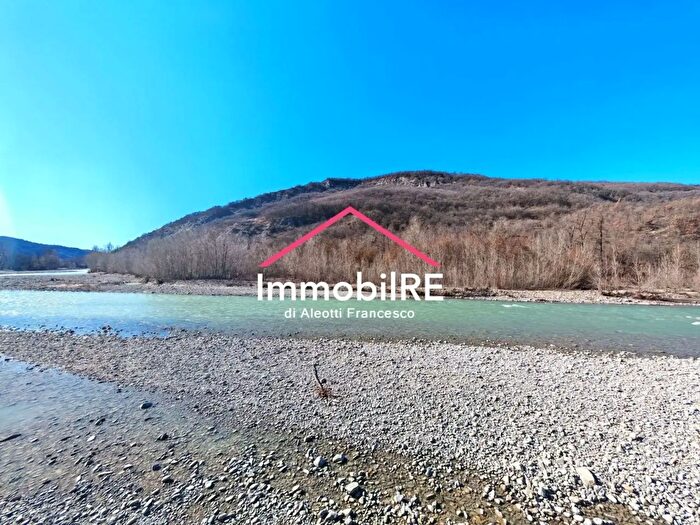 Appartamento trilocale in vendita in Canossa