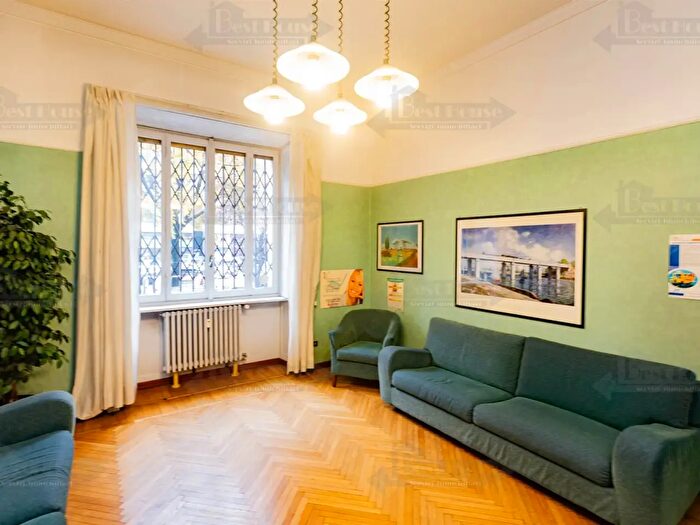 Appartamento trilocale in vendita in Via Doria, Milano