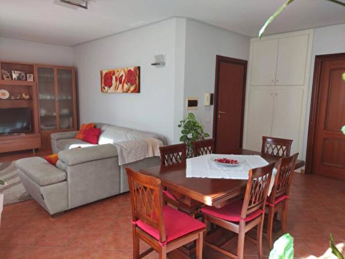 Appartamento con 5 locali in vendita in Via Guglielmo Marconi, Sale