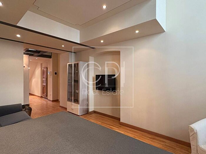 Appartamento trilocale in affitto in Dei Mille, Via della Rocca, Torino