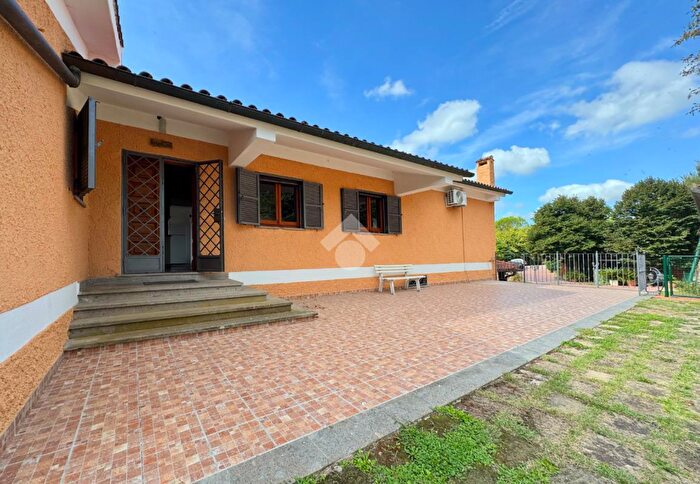 Appartamento con 5 locali in affitto in Via Monte Sughero, Sacrofano