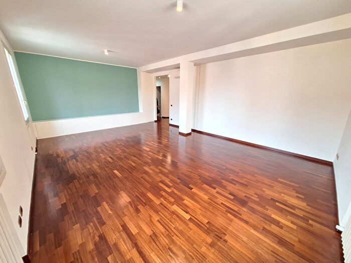 Appartamento quadrilocale in vendita in Via Belle Arti, Modena