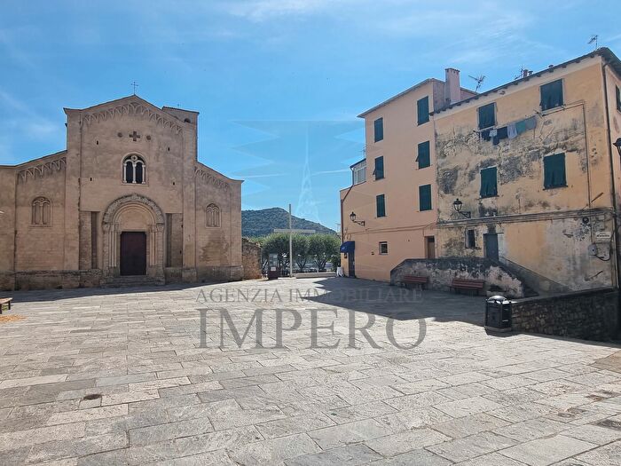 Appartamento trilocale in vendita in Piazza Colletta, Ventimiglia