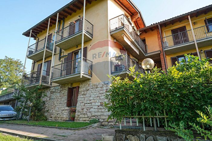 Appartamento trilocale in vendita in Via Borgo Antico, Almenno San Salvatore