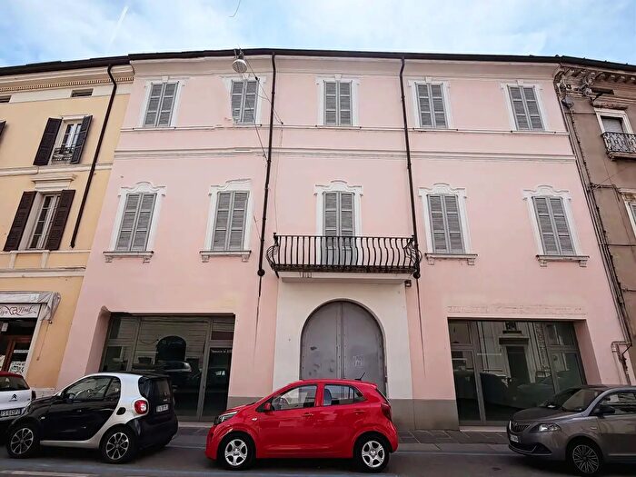 Casa con 20 locali in vendita in Brescia