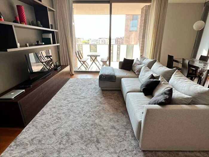 Appartamento trilocale in affitto in Via Carlo de Cristoforis, Garibaldi Corso Como, Milano